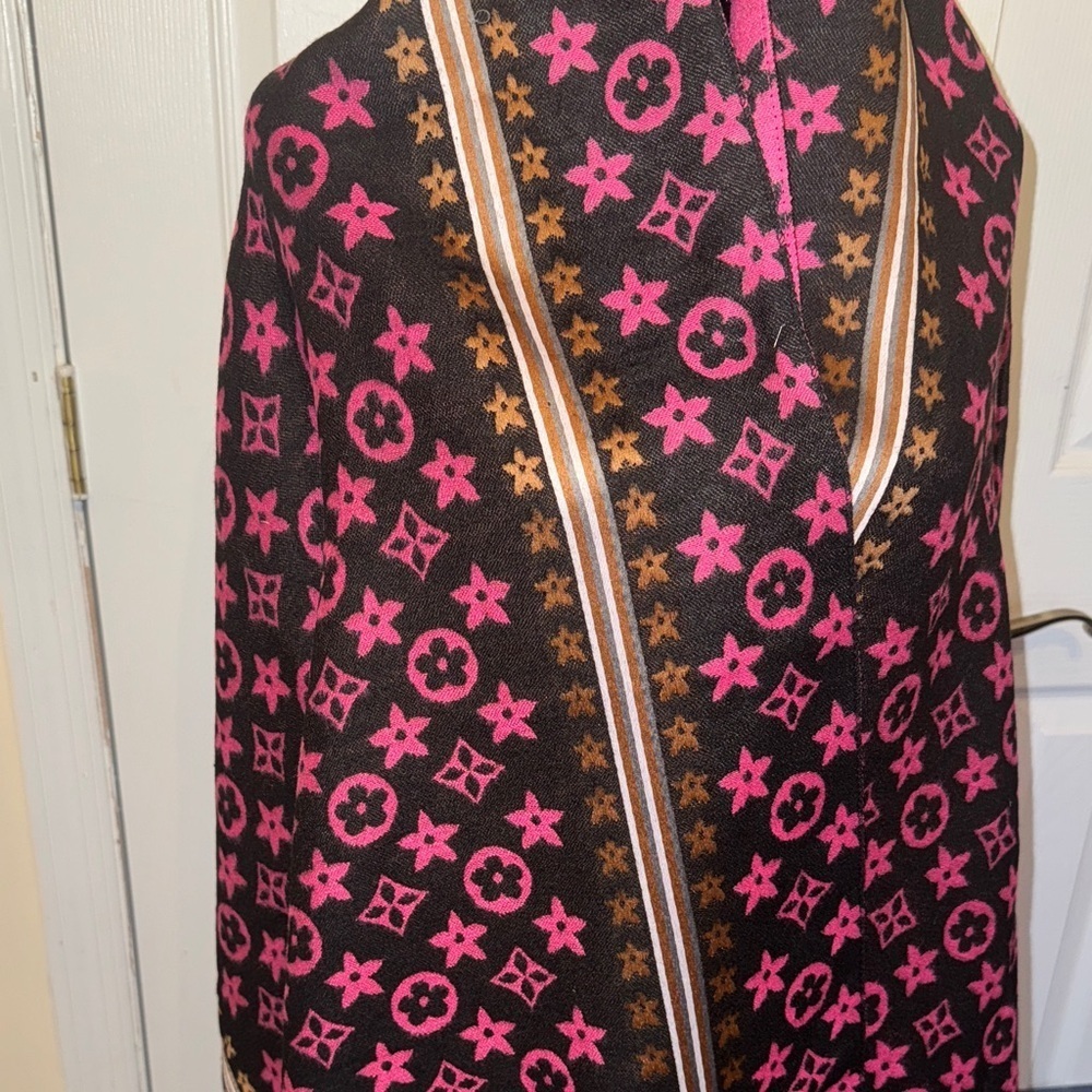 Pink Patterned Shawl - Picture 6 of 15